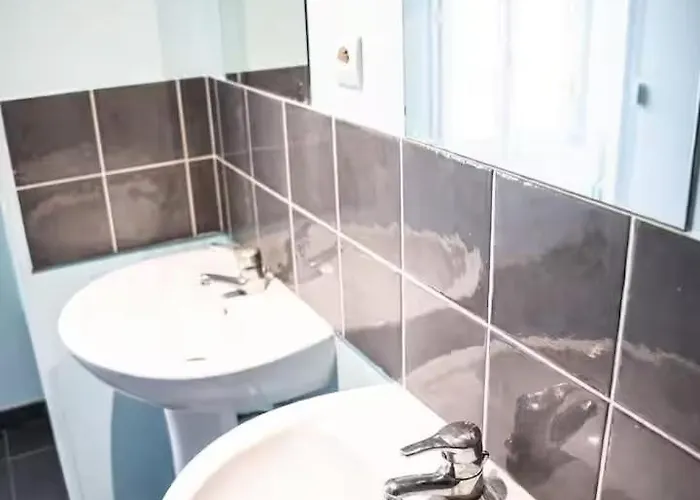 Brouettes 2 - 3 Personnes - - Stationnement Gratuit - Idéal Déplacement Professionnel Rouen